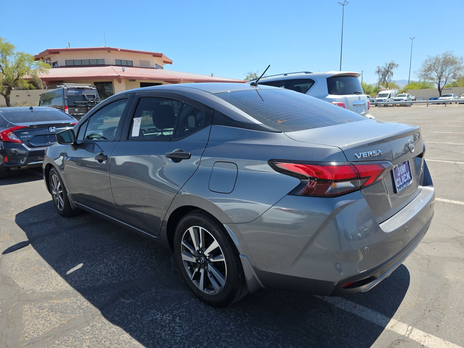 NISSAN VERSA - 7