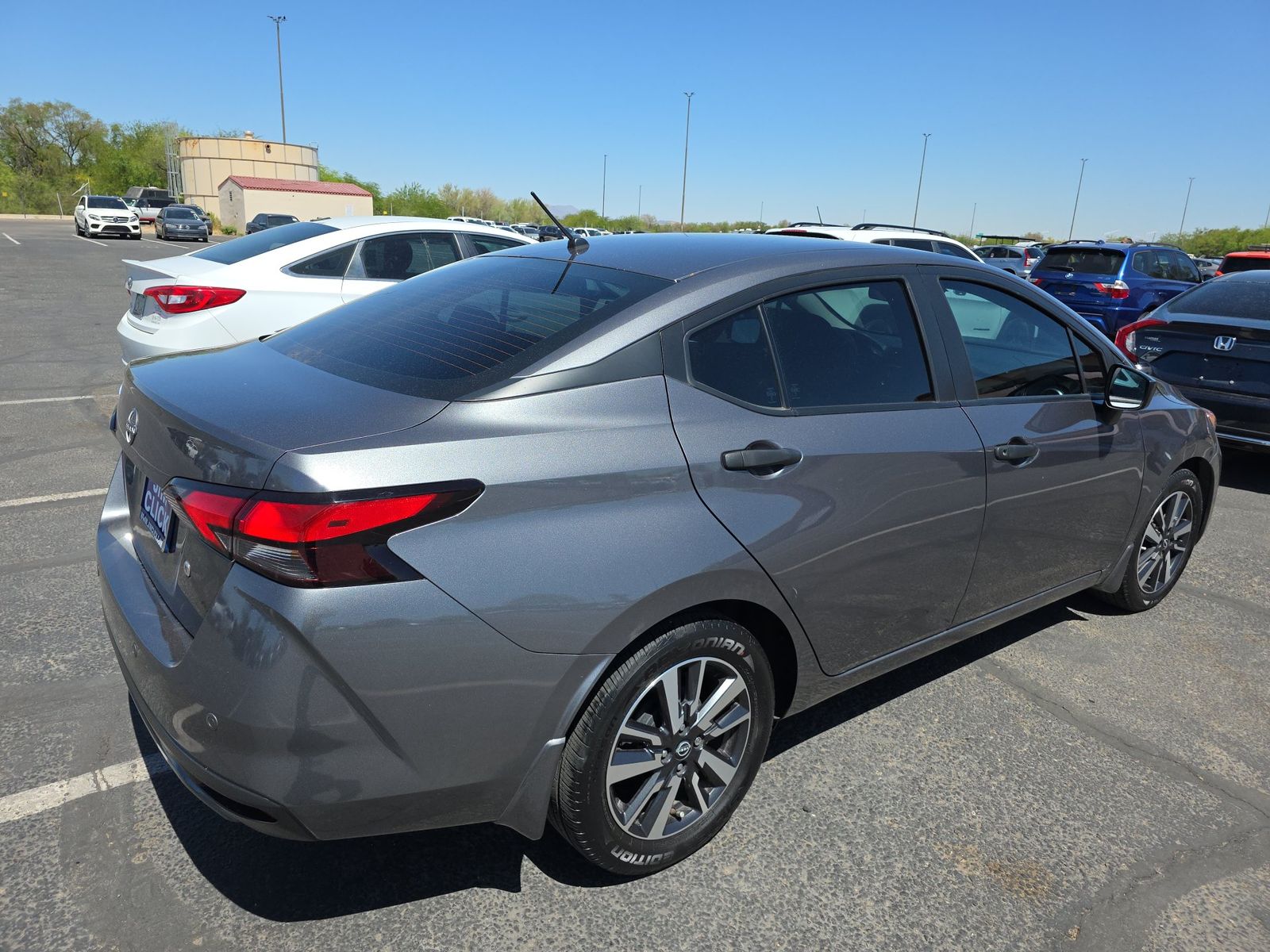 NISSAN VERSA - 5