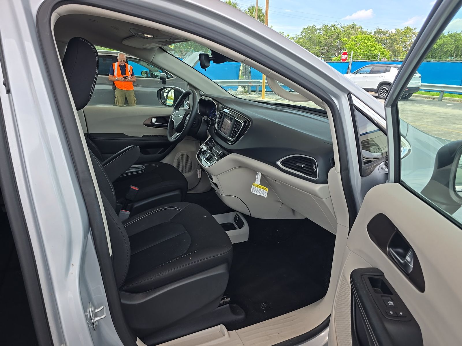 CHRYSLER VOYAGER - 9