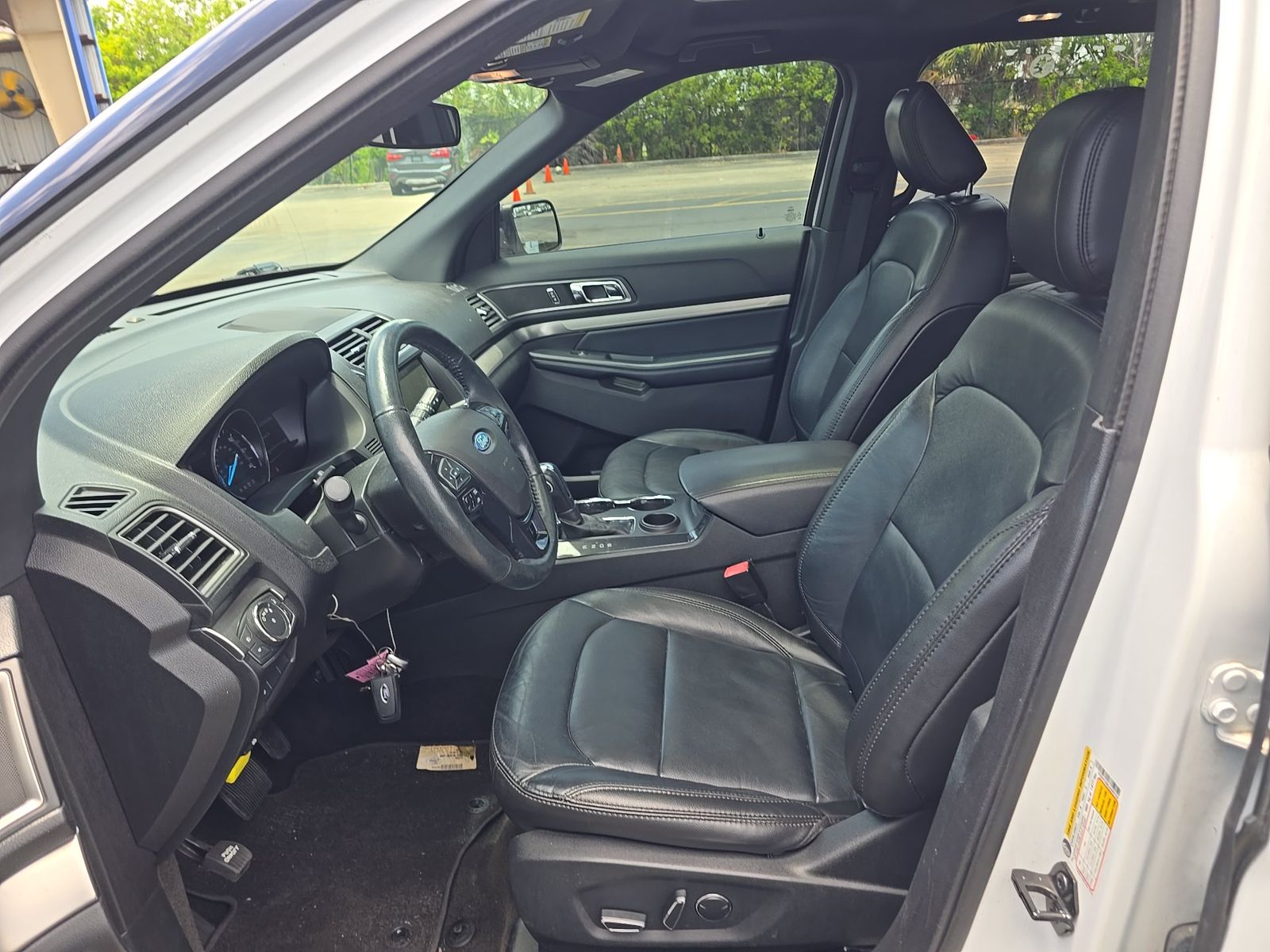 FORD EXPLORER - 8