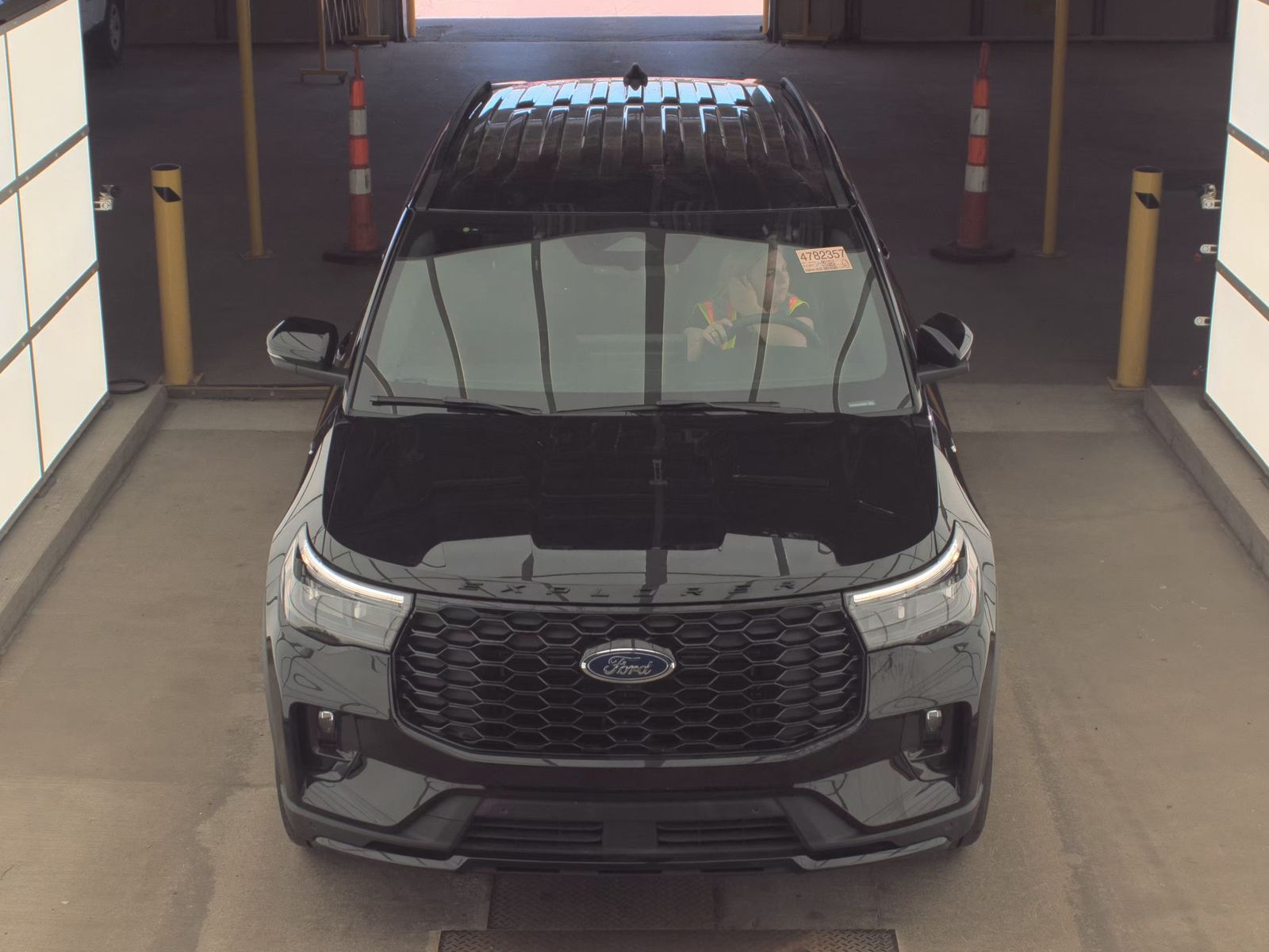 FORD EXPLORER - 3