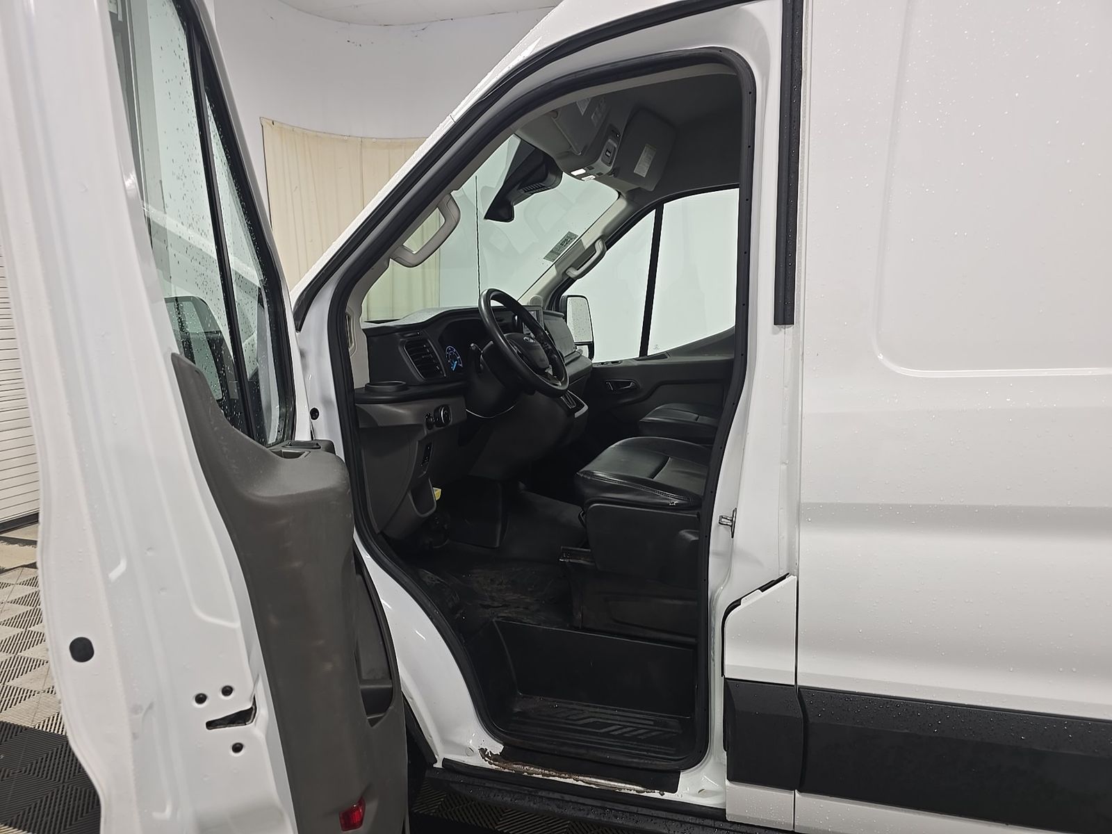 FORD TRANSIT 250 - 8