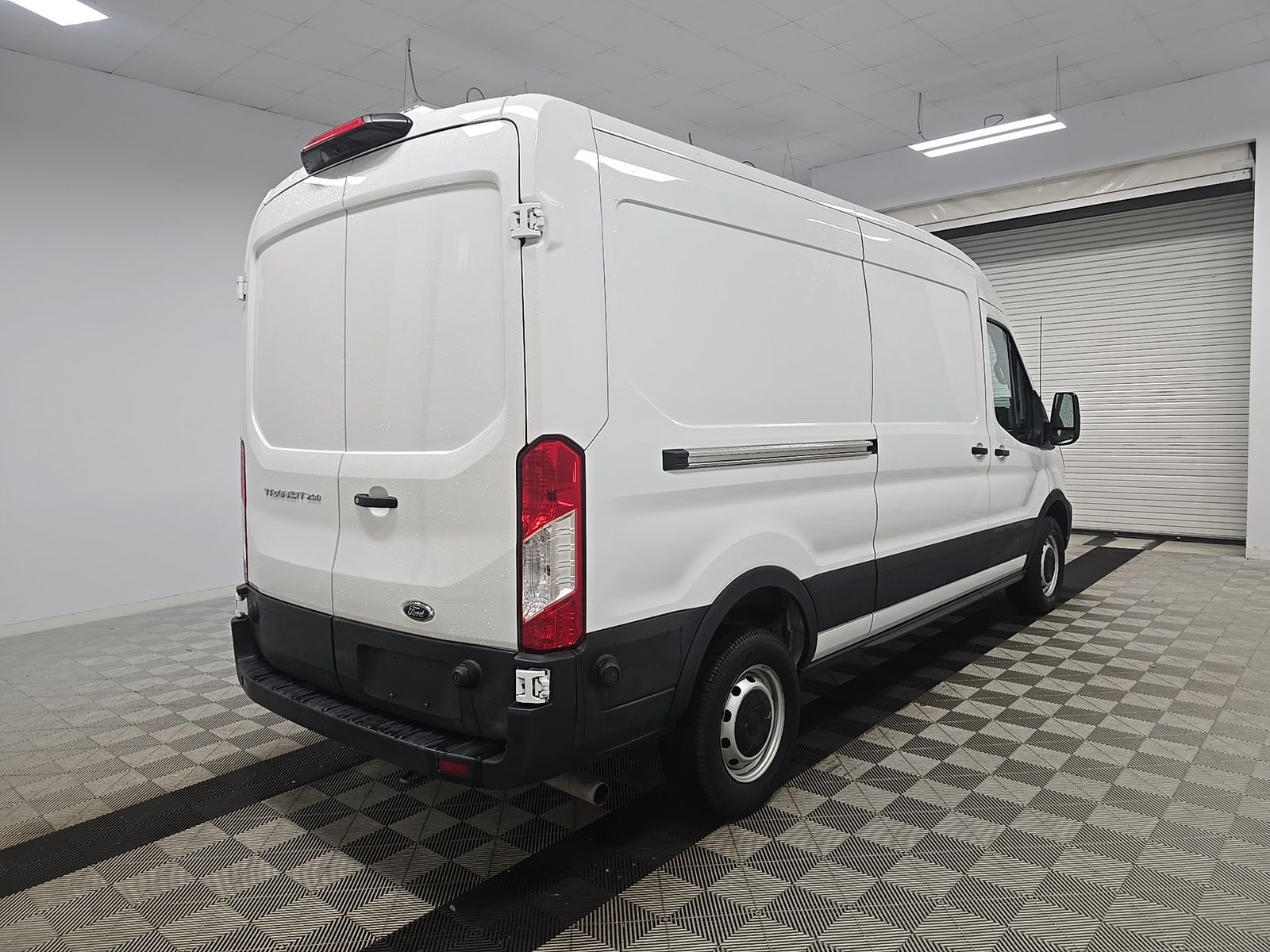 FORD TRANSIT 250 - 5