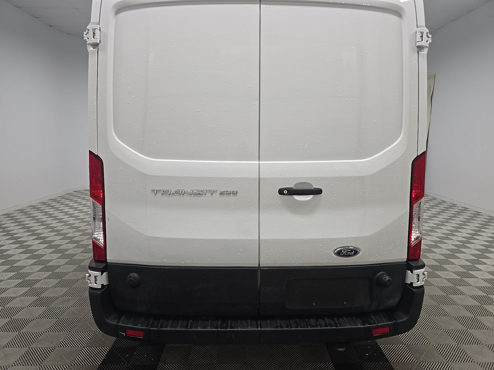 FORD TRANSIT 250 - 6