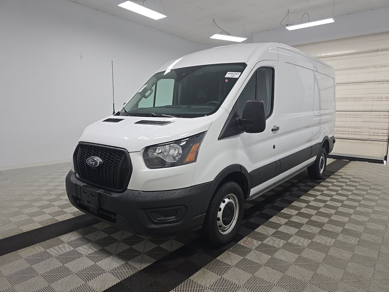 FORD TRANSIT 250 - 1