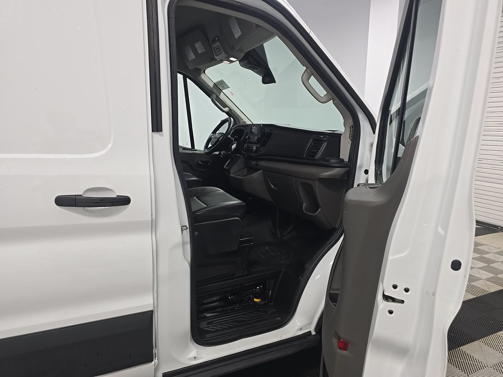 FORD TRANSIT 250 - 9