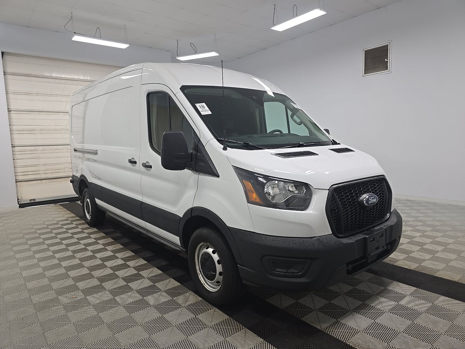 FORD TRANSIT 250 - 4