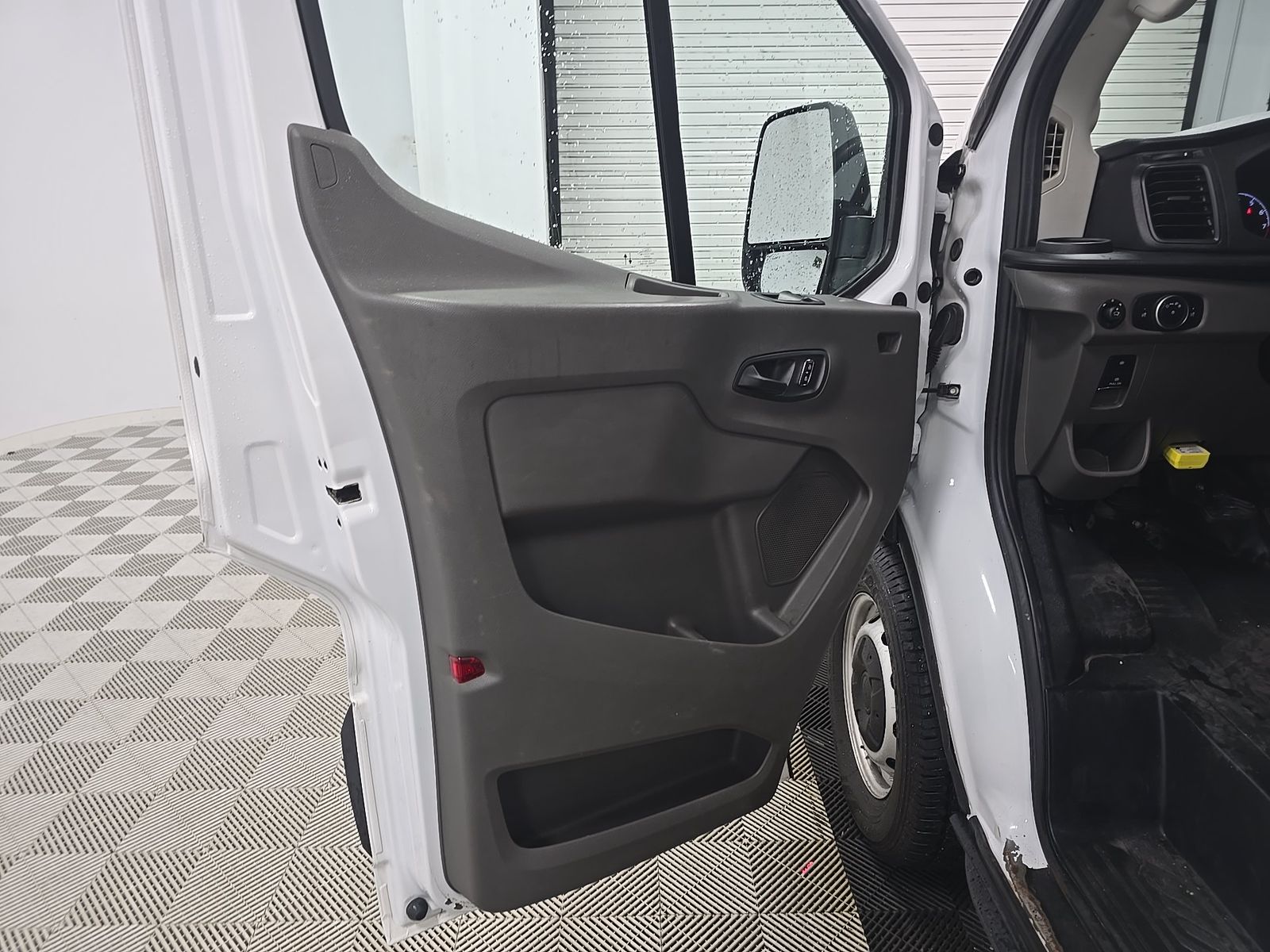 FORD TRANSIT 250 - 10