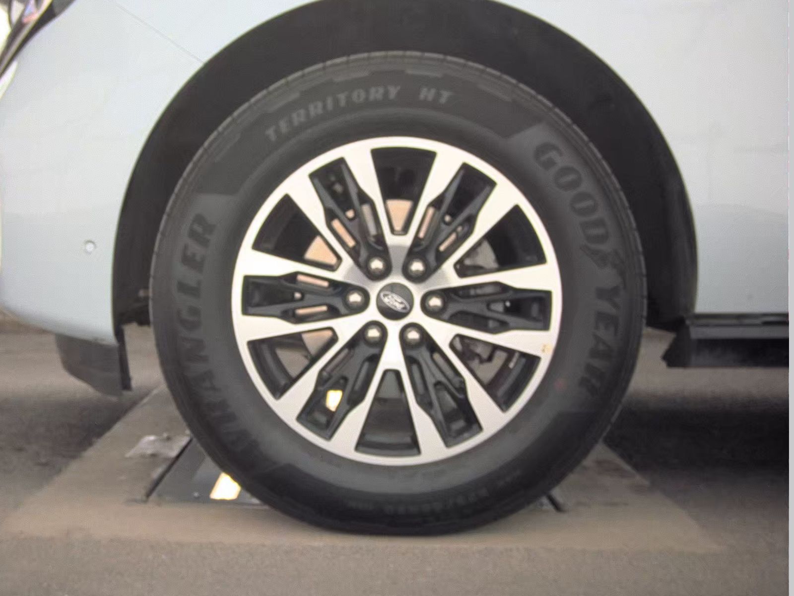 FORD EXPEDITION - 10