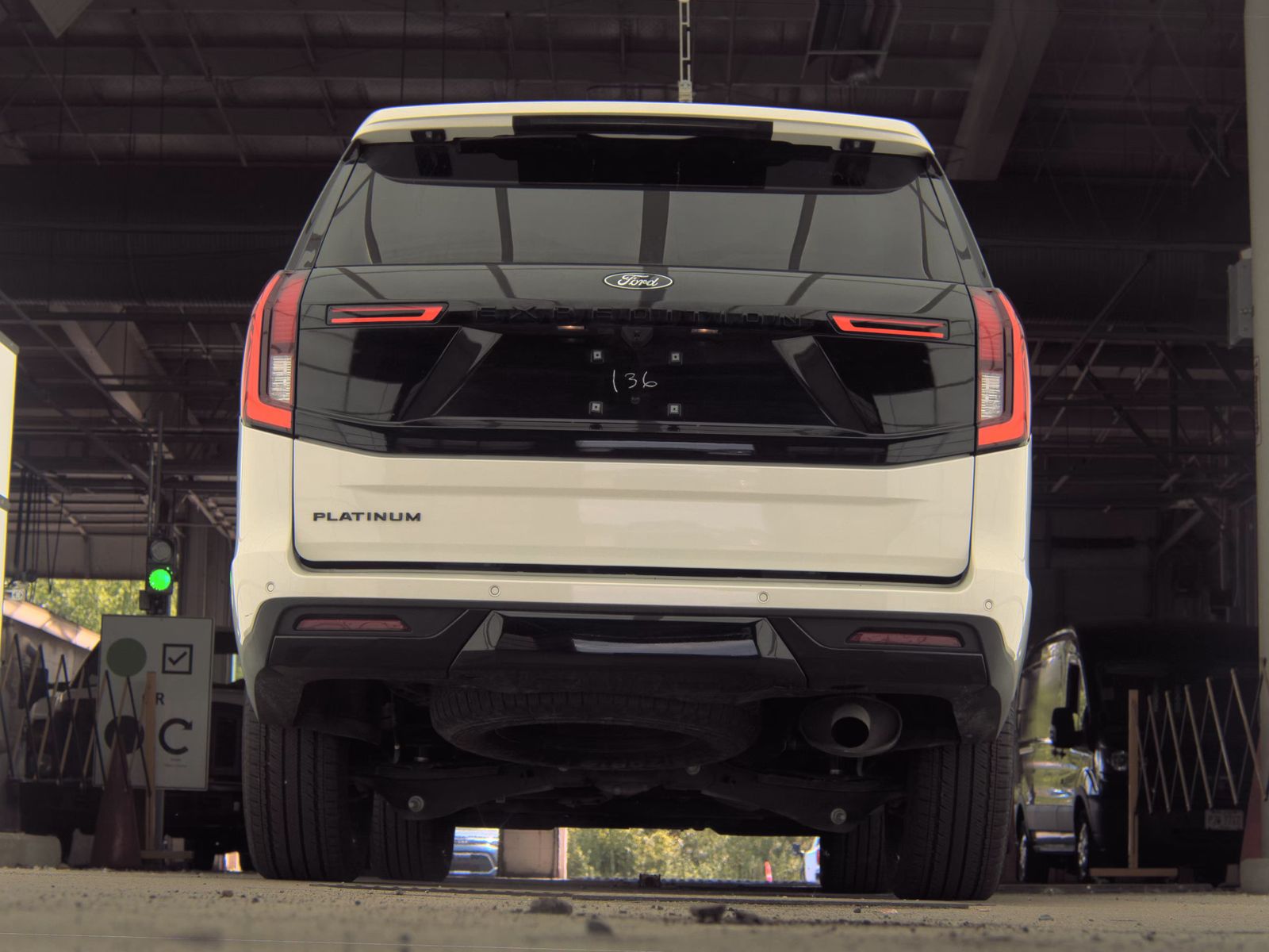 FORD EXPEDITION - 8