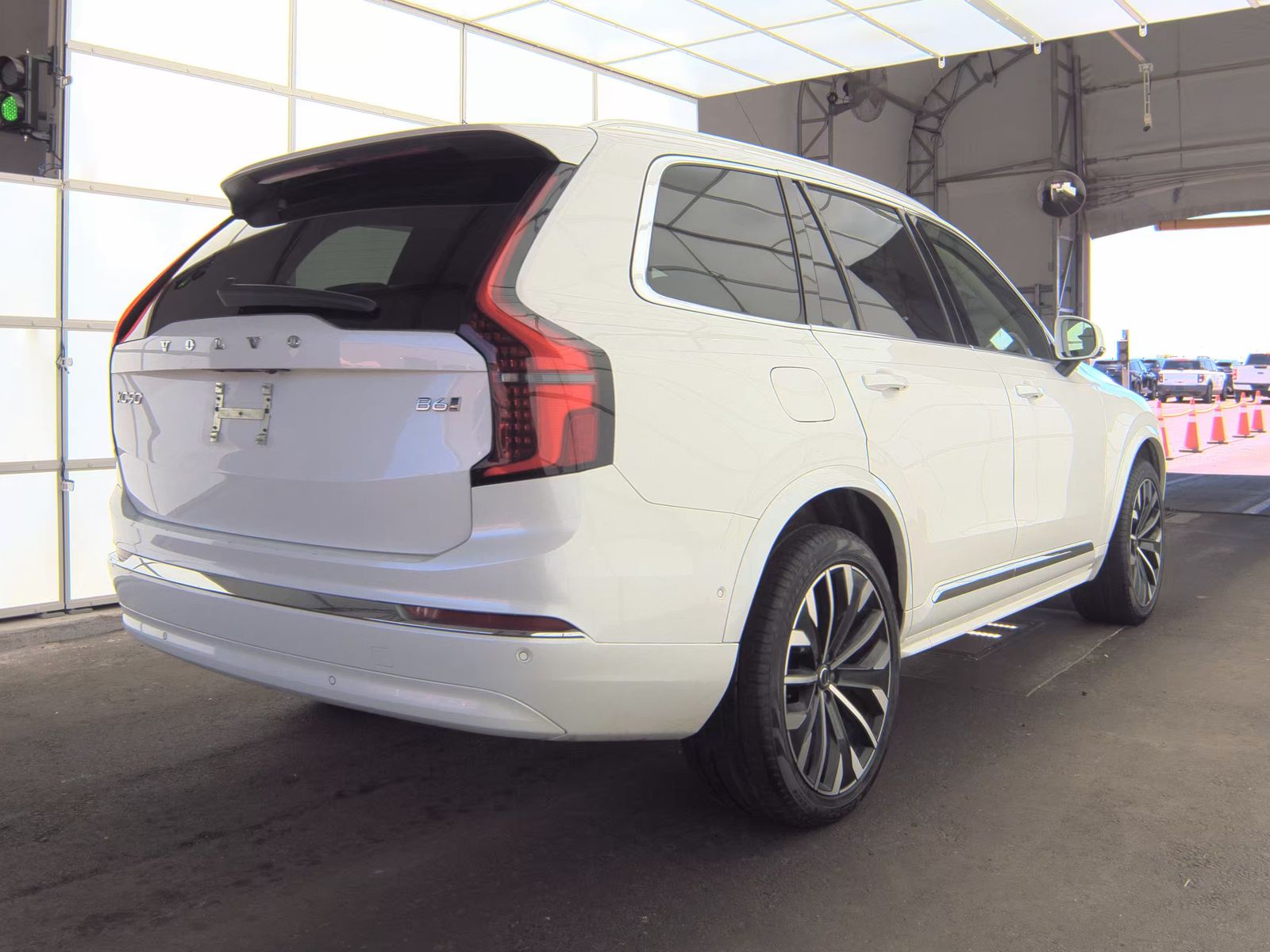 2025 Volvo XC90 B6 Plus AWD