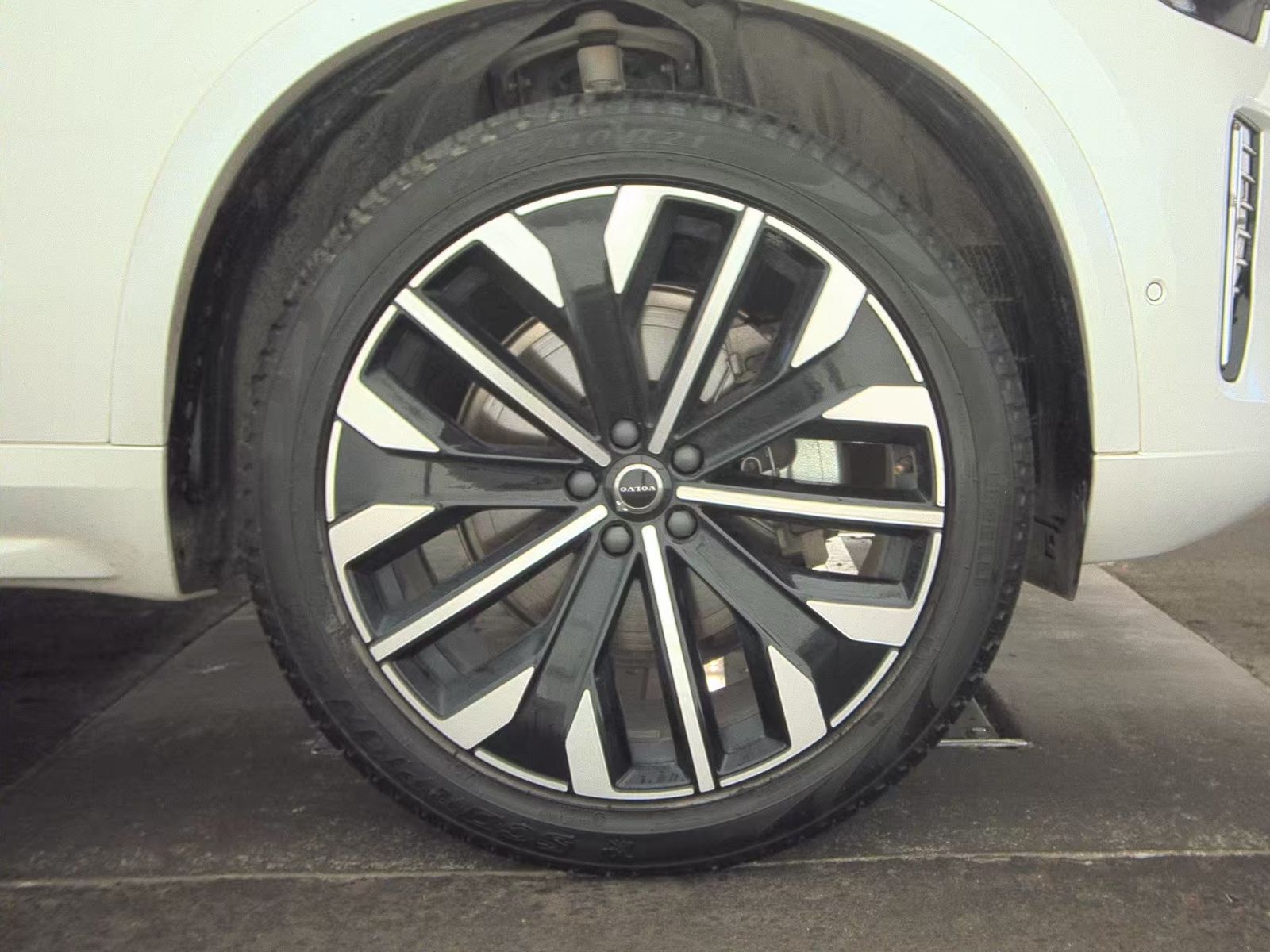 2025 Volvo XC90 B6 Plus AWD