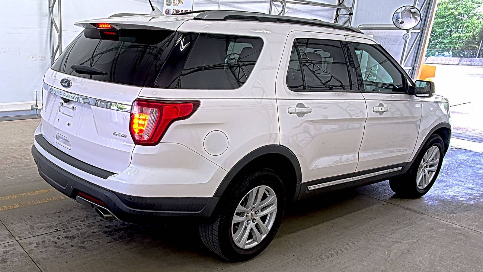 FORD EXPLORER - 5