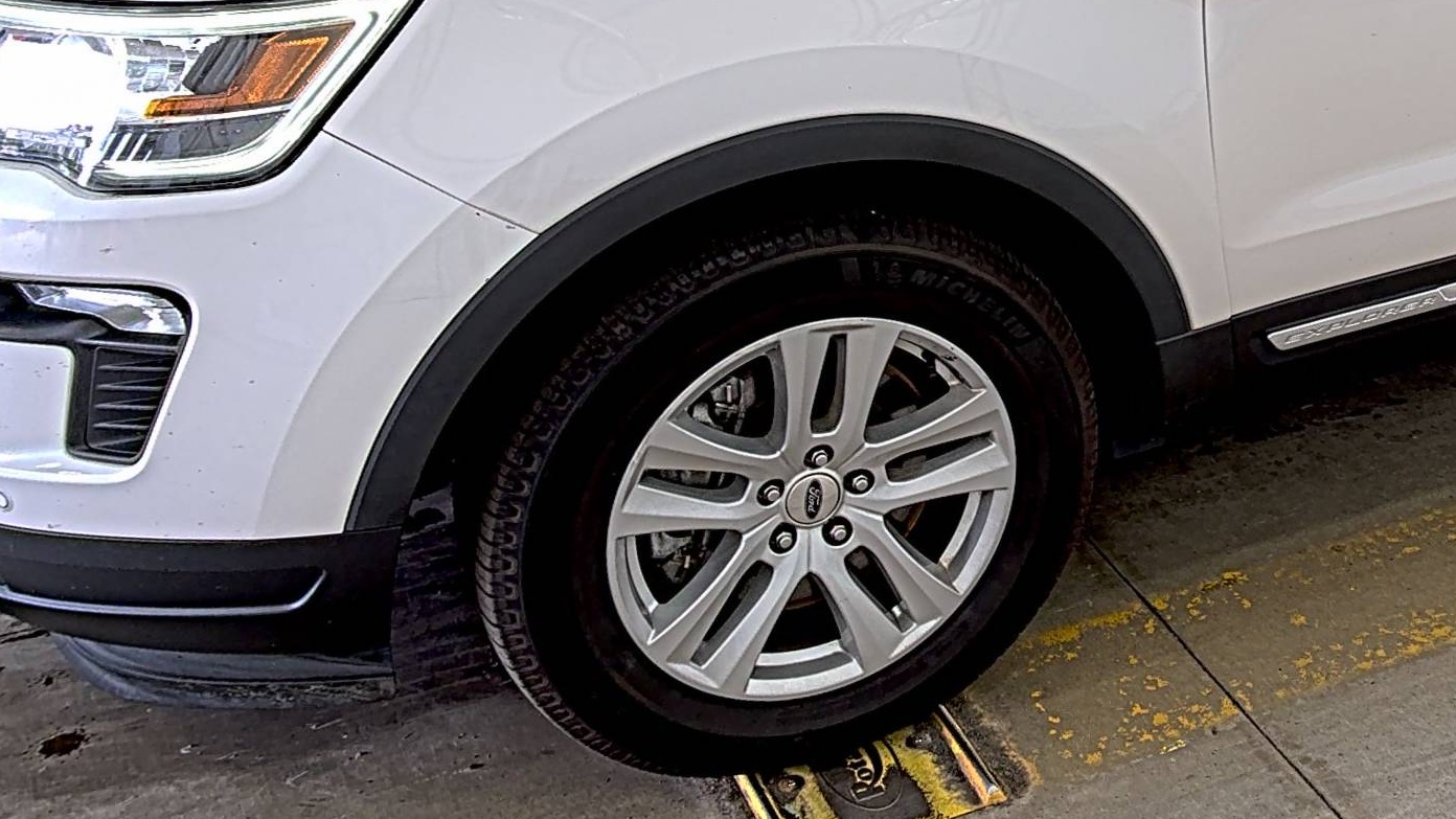 FORD EXPLORER - 8