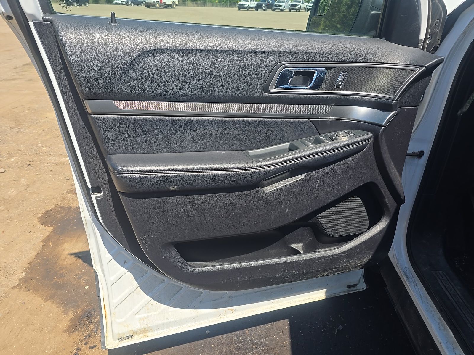 FORD EXPLORER - 10
