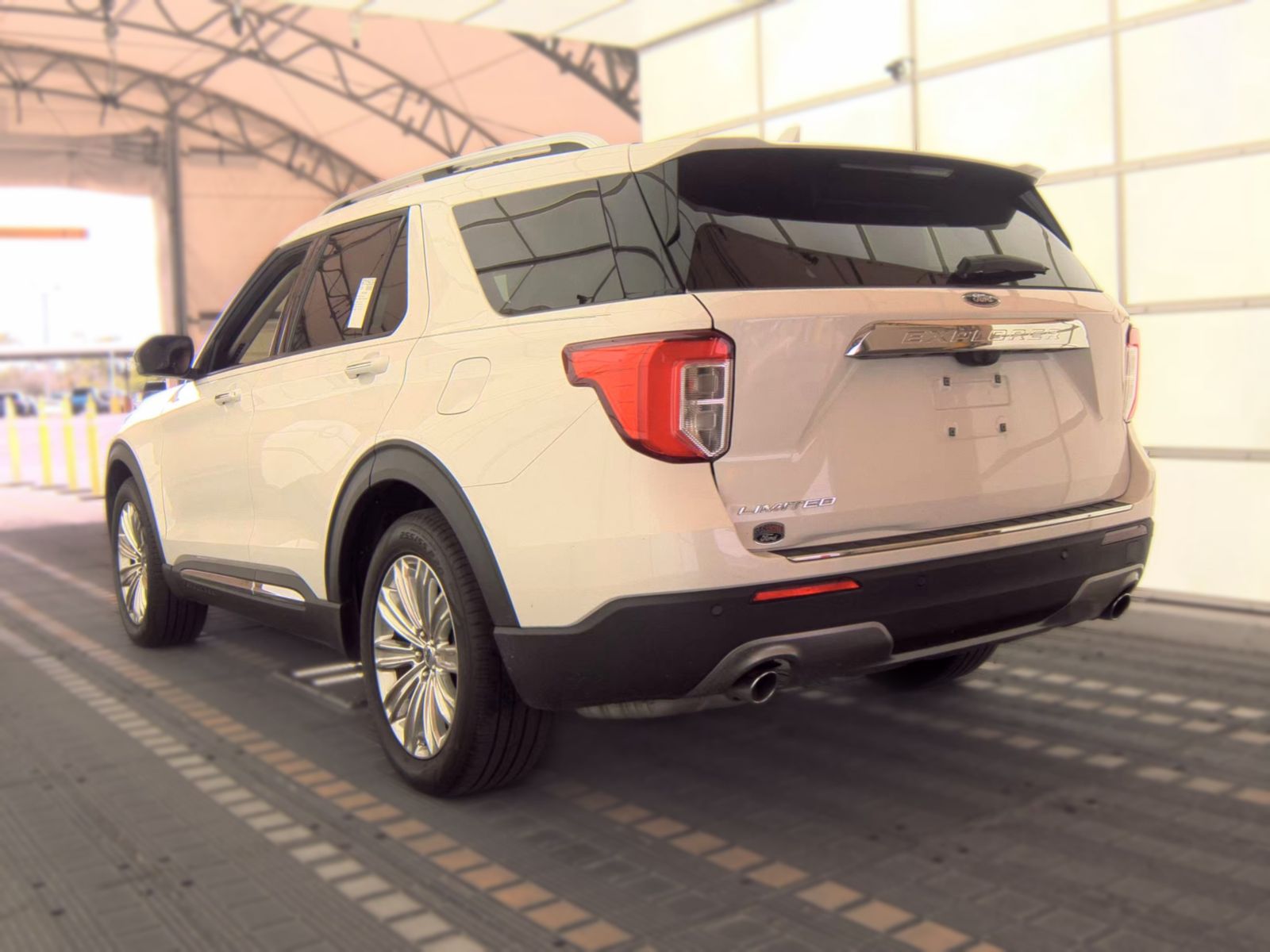 FORD EXPLORER - 9