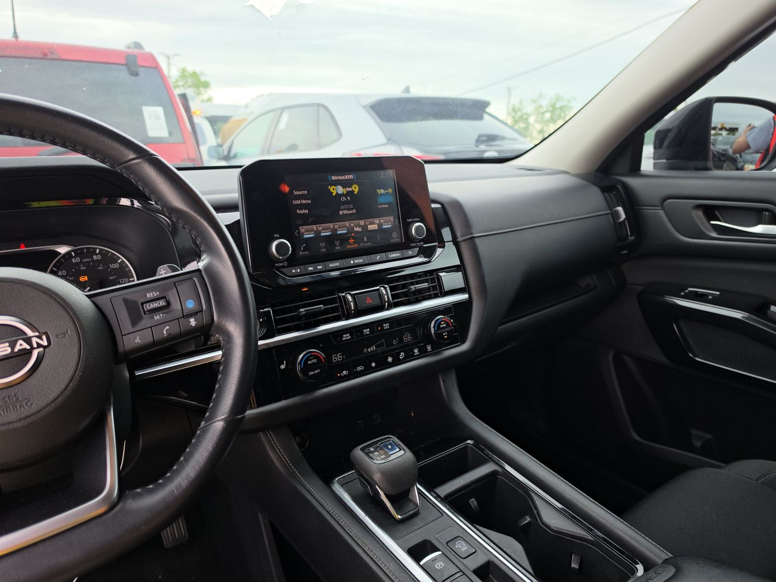 2022 Nissan Pathfinder SV FWD
