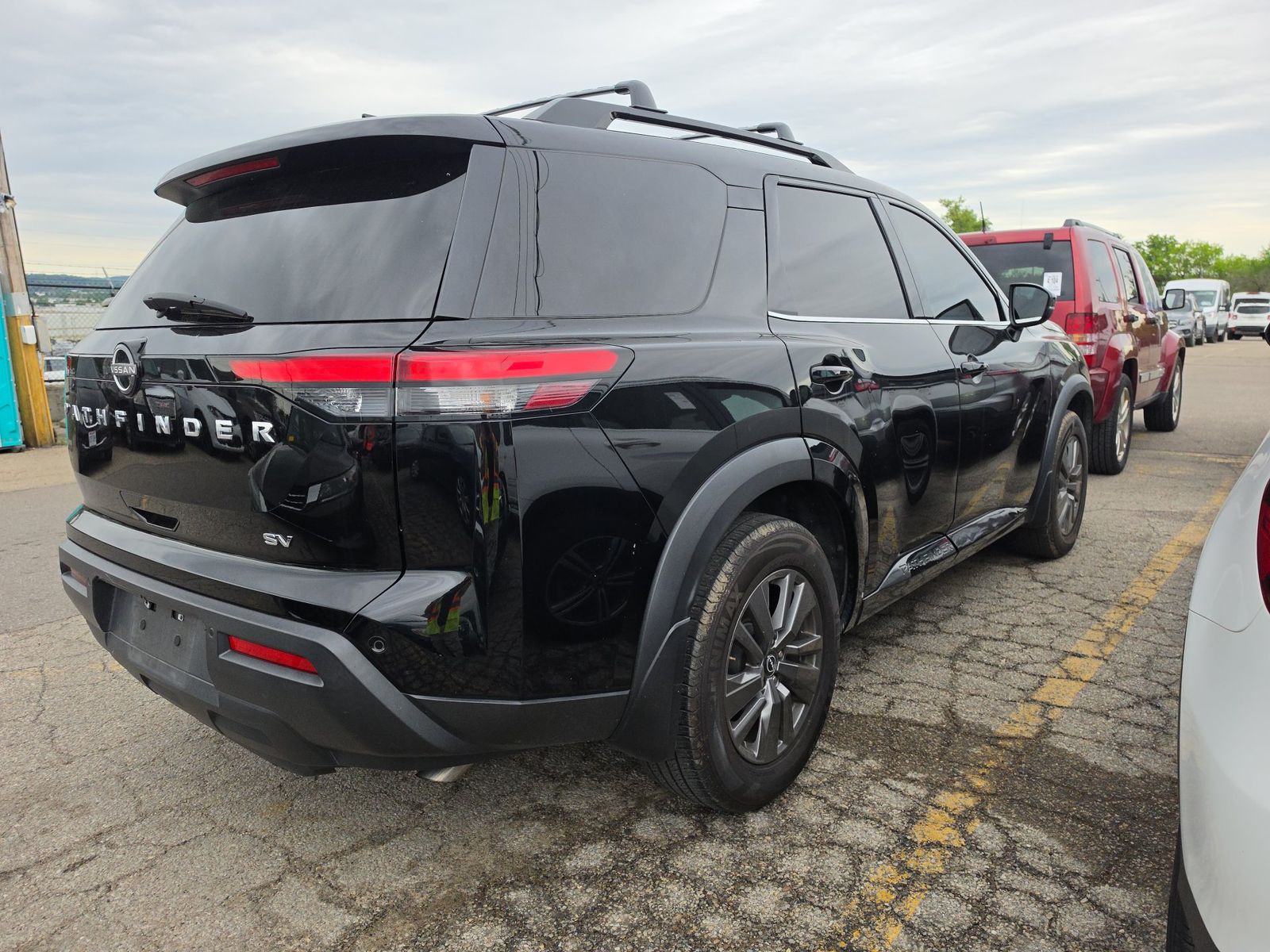 2022 Nissan Pathfinder SV FWD