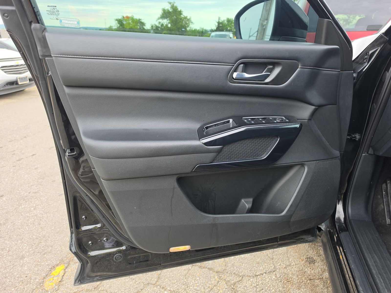 2022 Nissan Pathfinder SV FWD