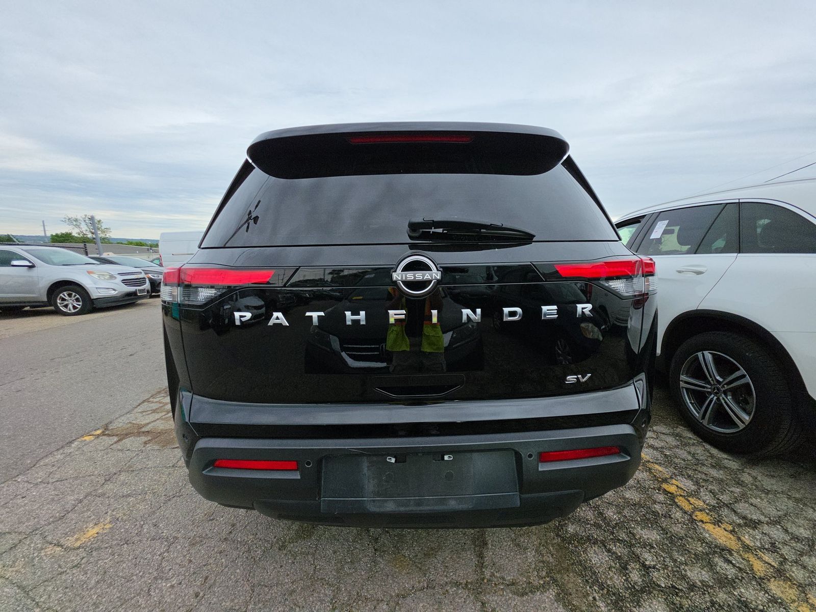 2022 Nissan Pathfinder SV FWD