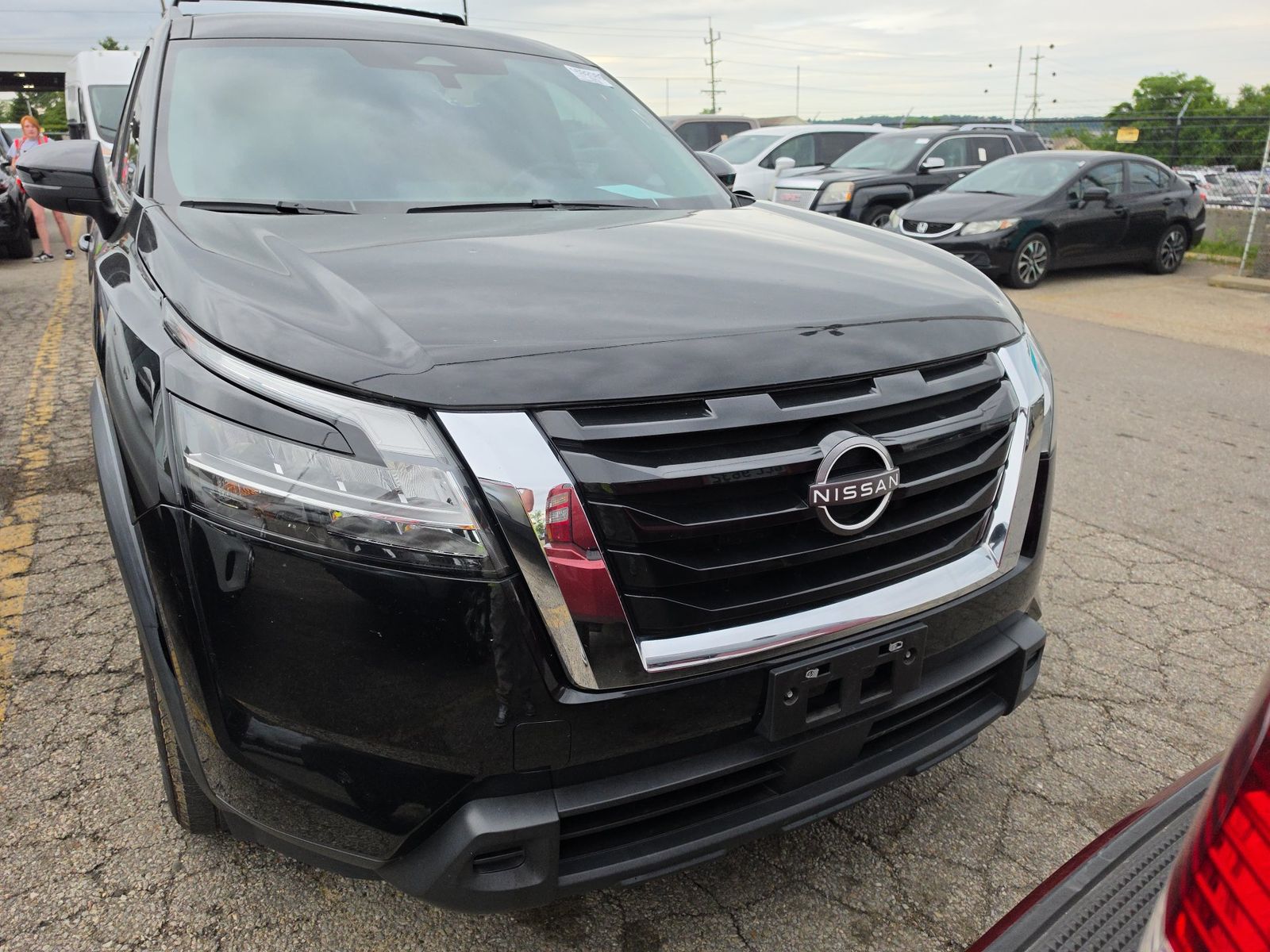 2022 Nissan Pathfinder SV FWD