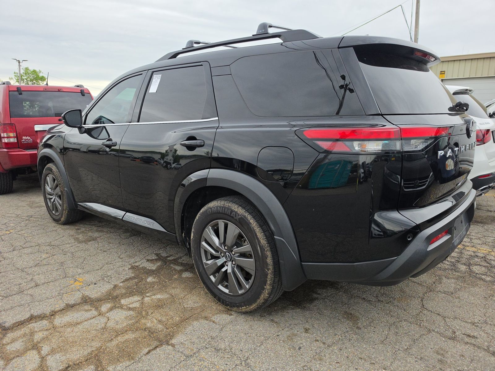 2022 Nissan Pathfinder SV FWD
