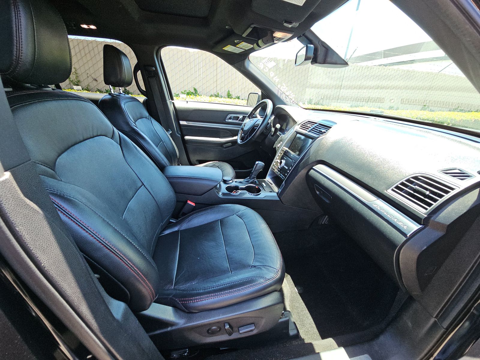 FORD EXPLORER - 9