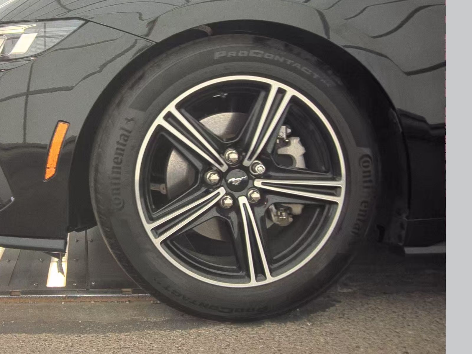 FORD MUSTANG - 10