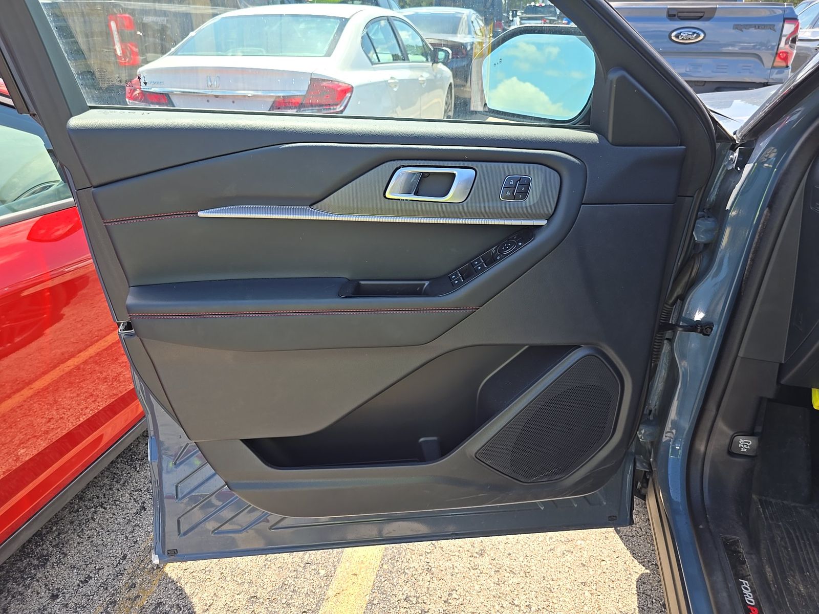 FORD EXPLORER - 10
