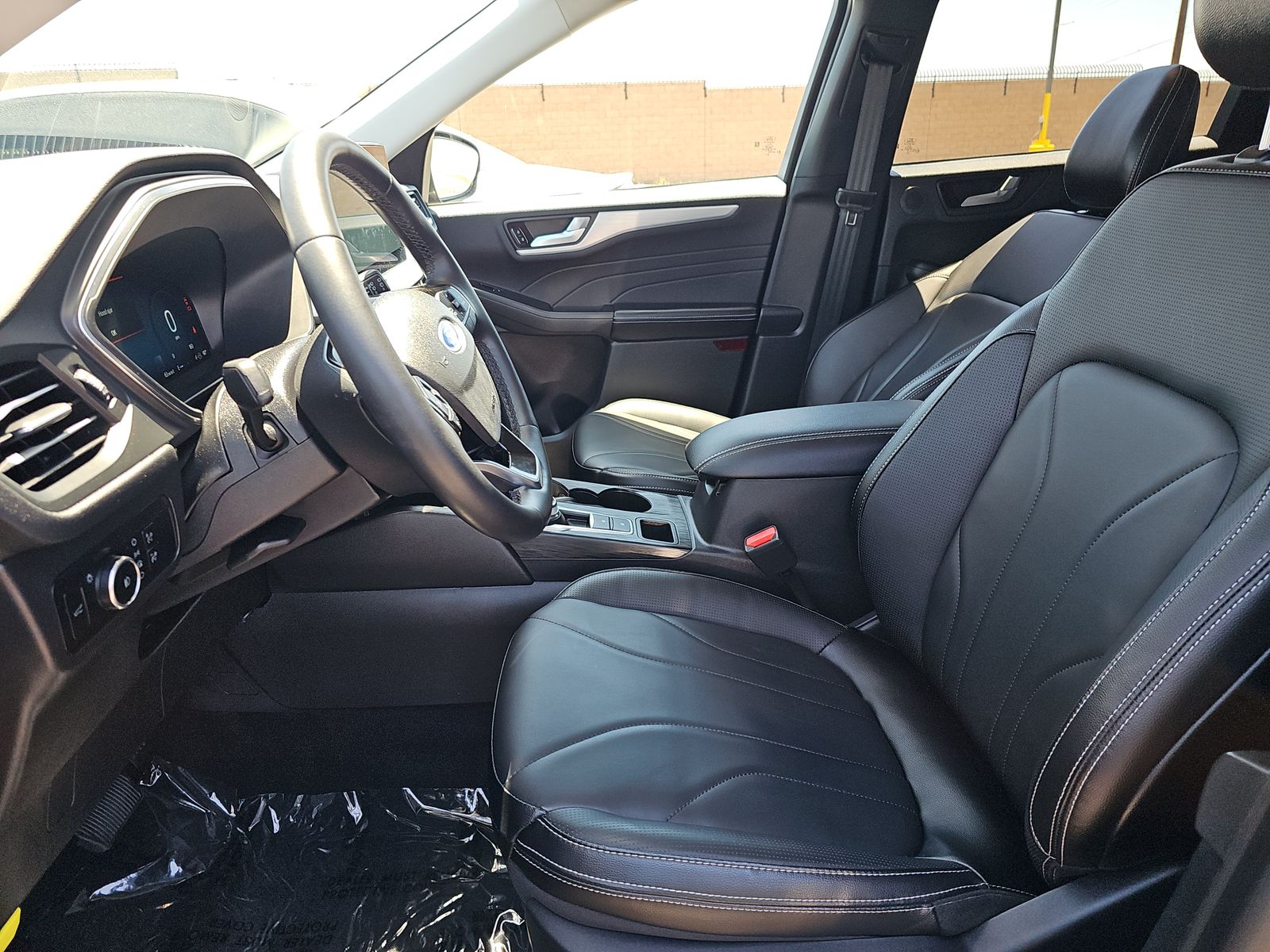 FORD ESCAPE - 8