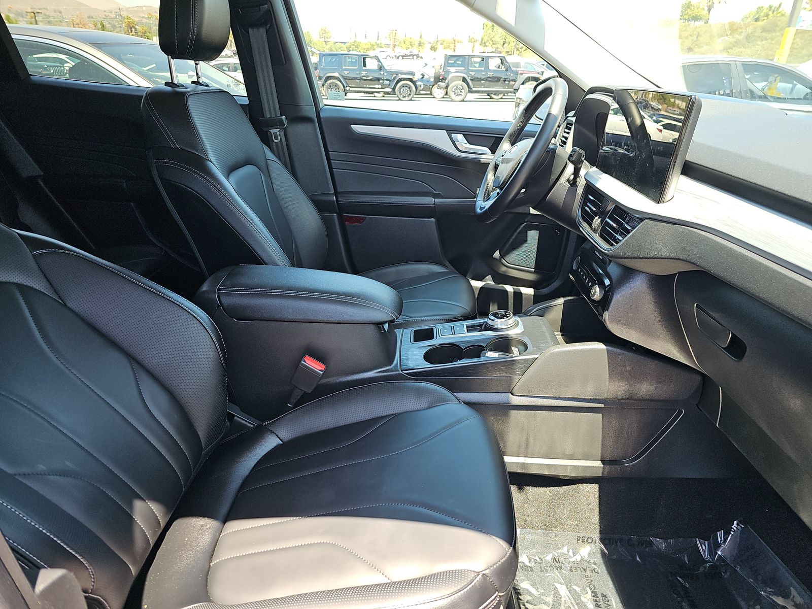 FORD ESCAPE - 9