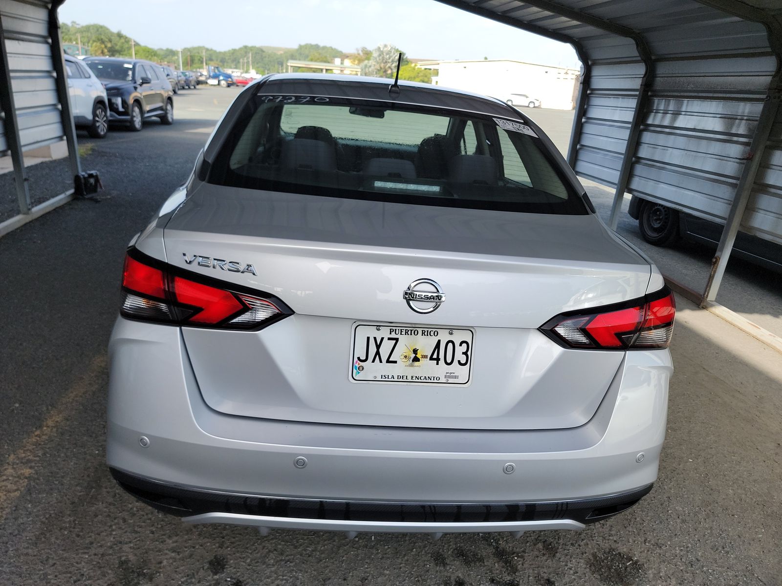NISSAN VERSA - 6