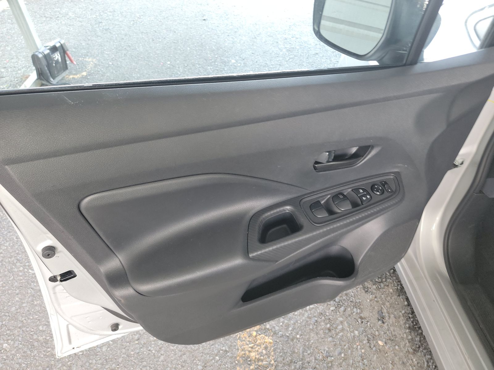 NISSAN VERSA - 10