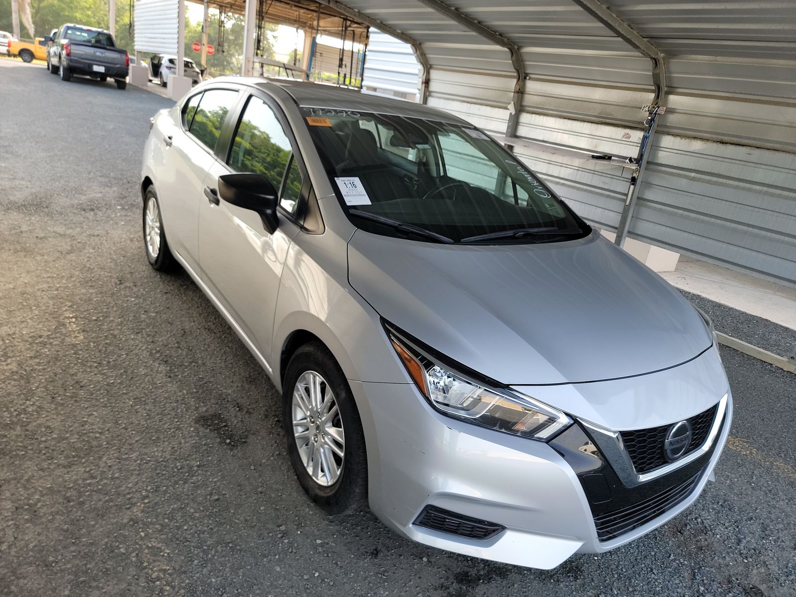 NISSAN VERSA - 4
