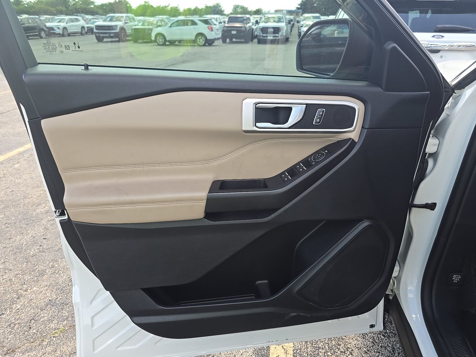 FORD EXPLORER - 10