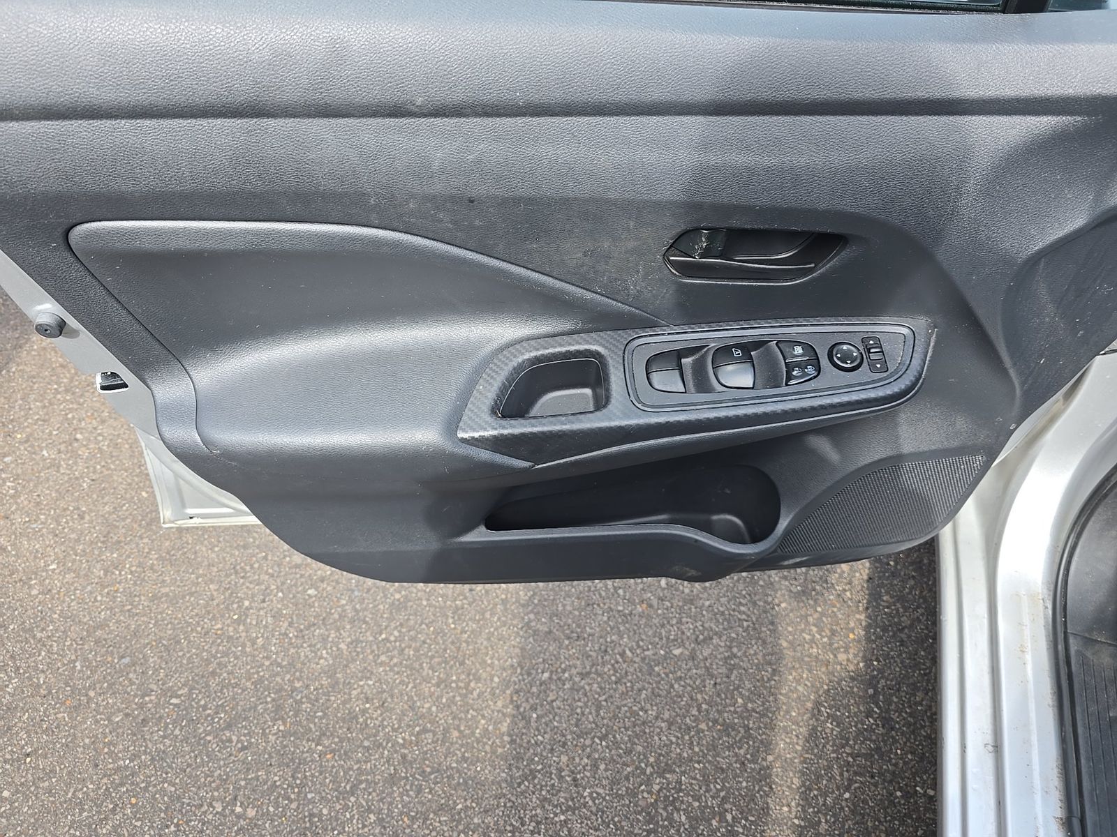 NISSAN VERSA - 10