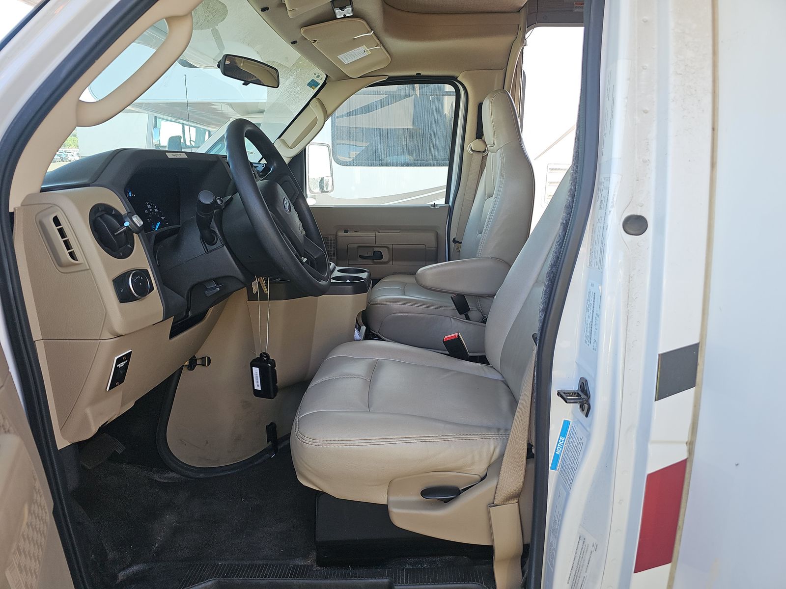 FORD E-350 - 8