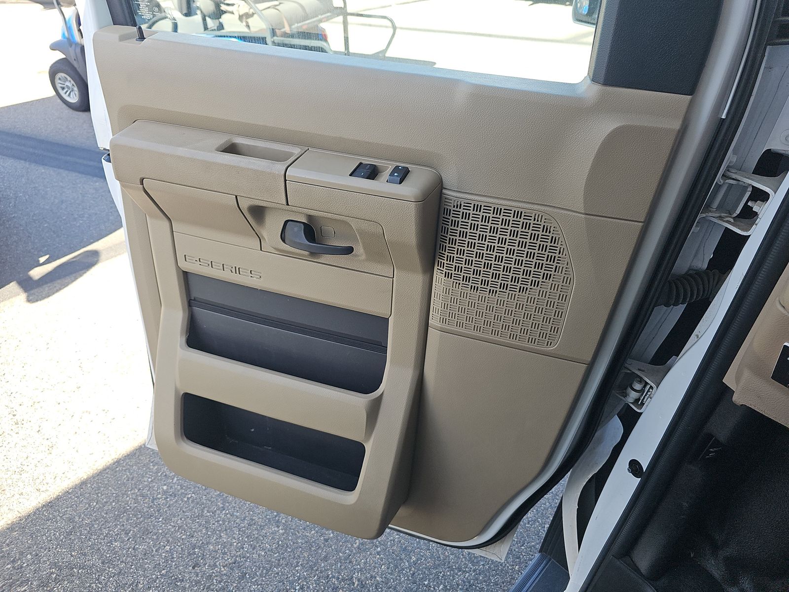 FORD E-350 - 10