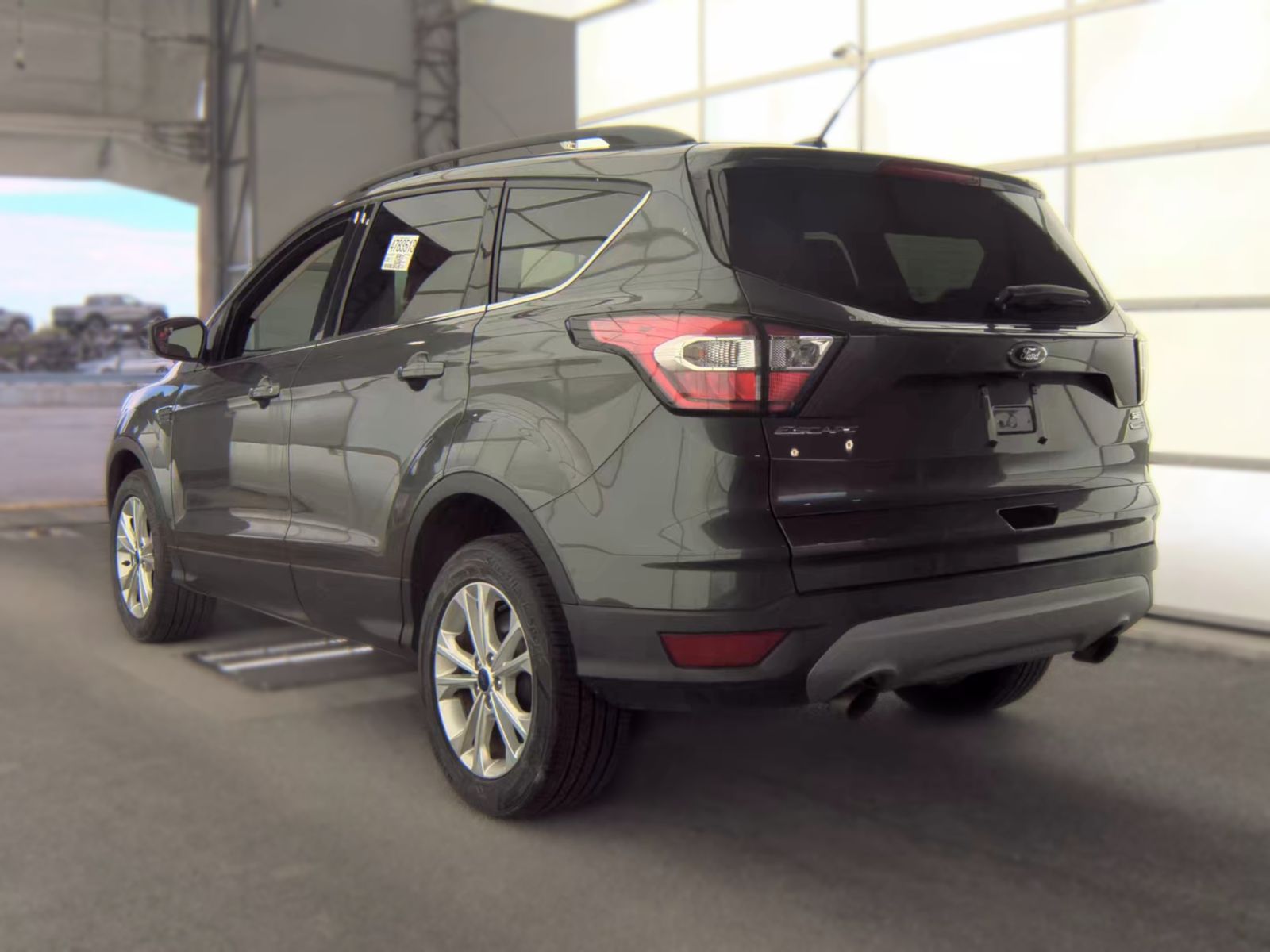FORD ESCAPE - 9