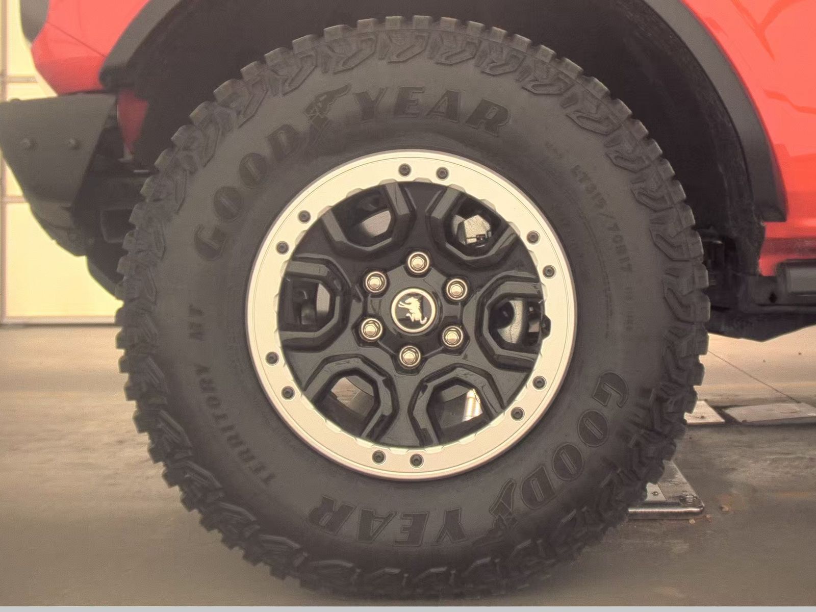FORD BRONCO - 10