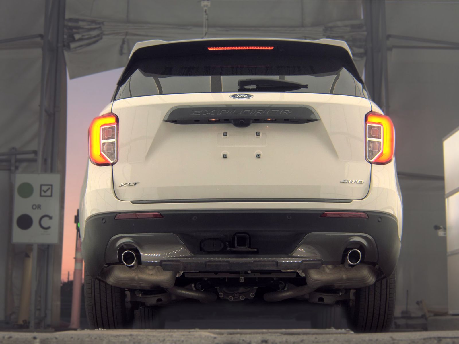 FORD EXPLORER - 8