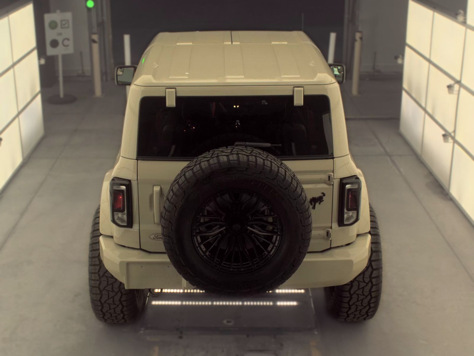FORD BRONCO - 7