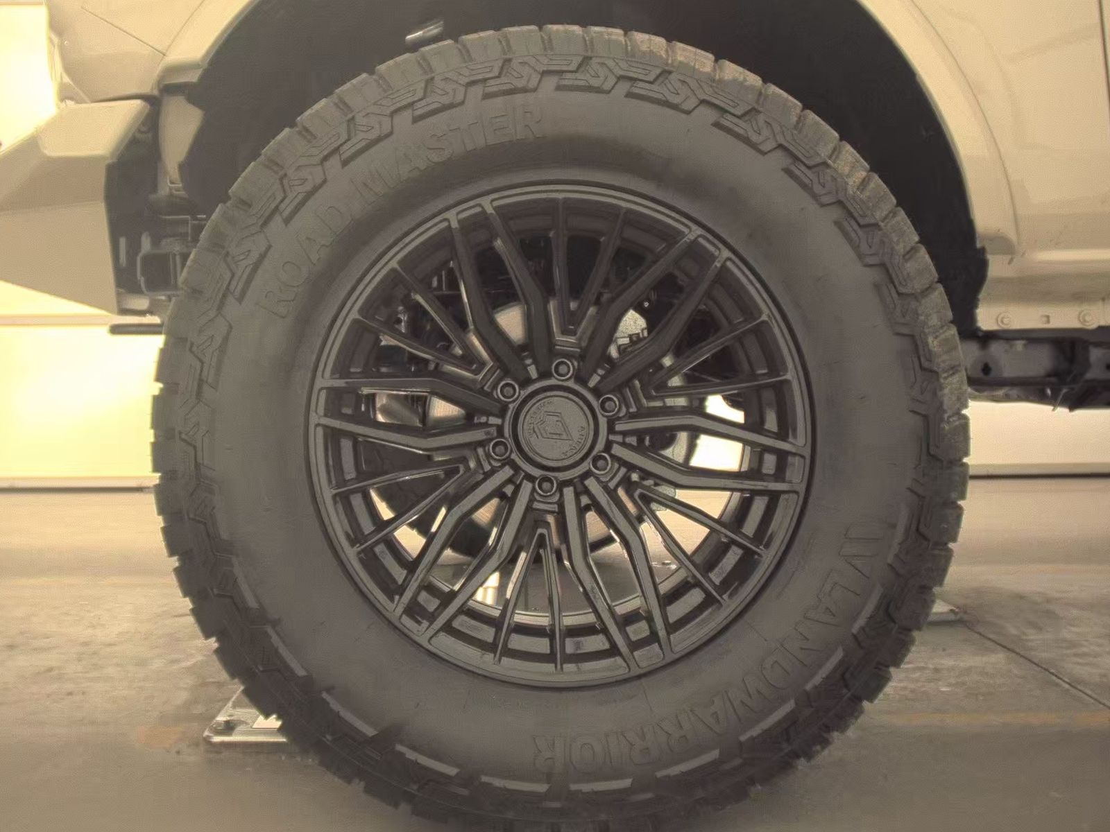 FORD BRONCO - 10