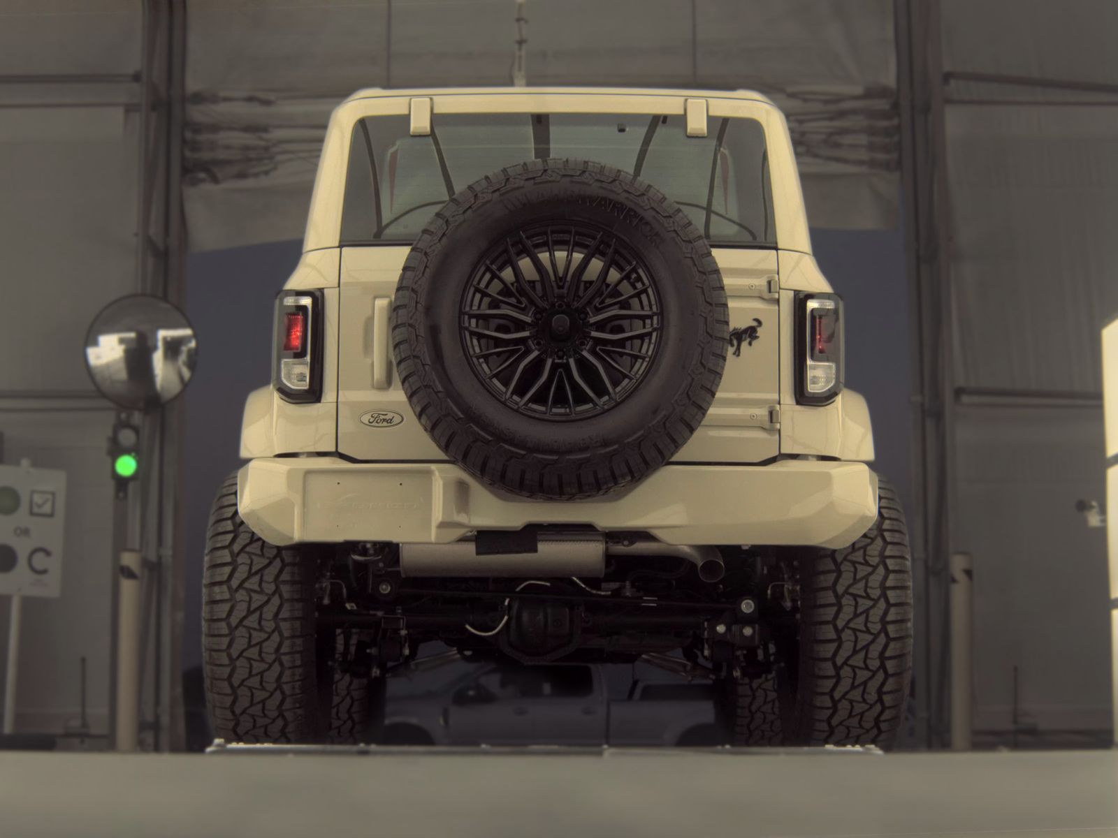 FORD BRONCO - 8