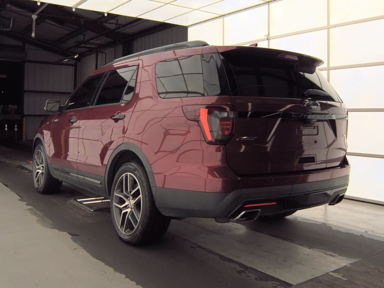 FORD EXPLORER - 9