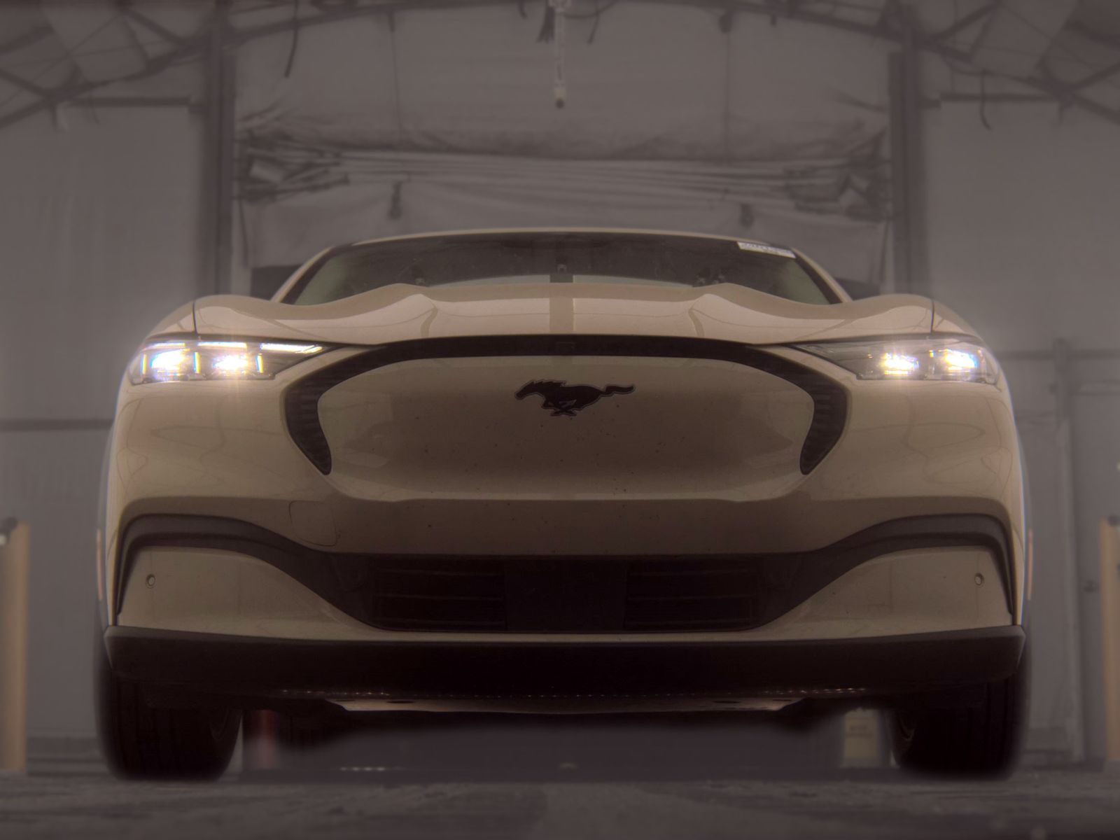 FORD MUSTANG MACH-E - 4