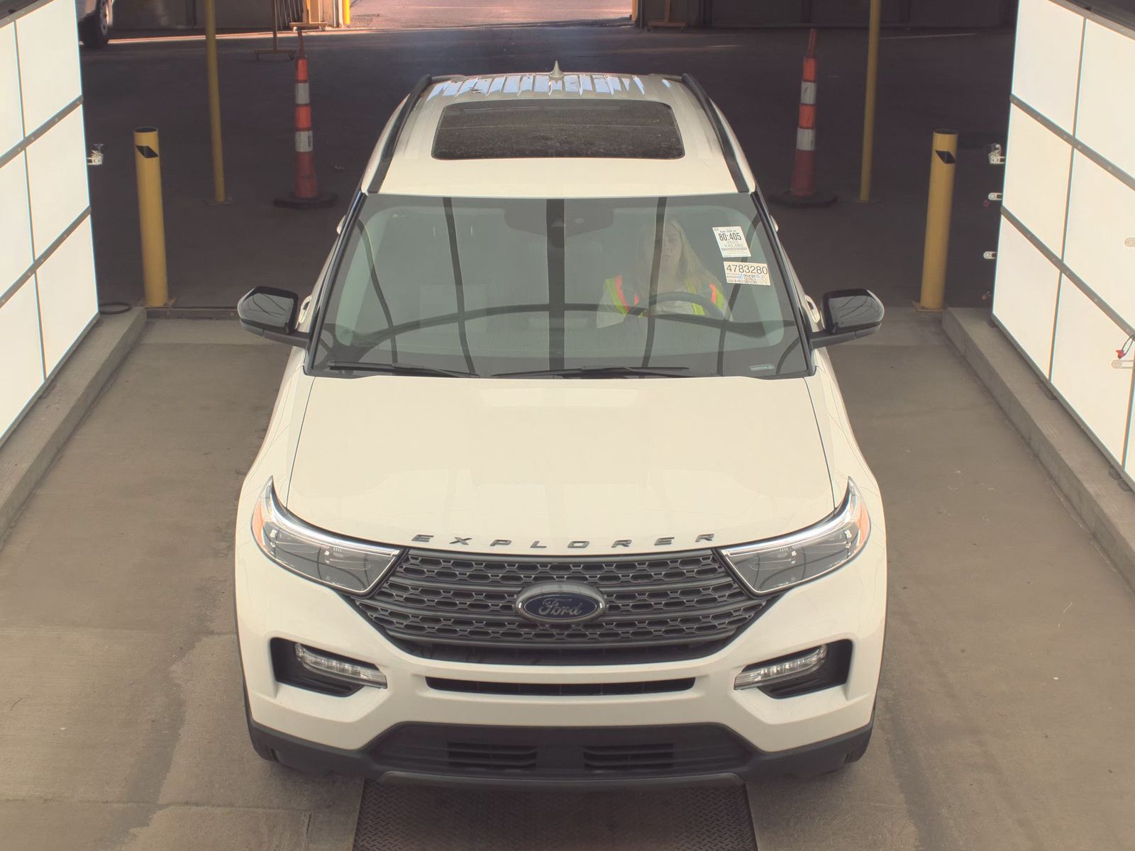 FORD EXPLORER - 3