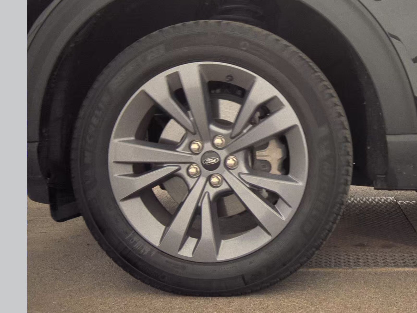 FORD EXPLORER - 10