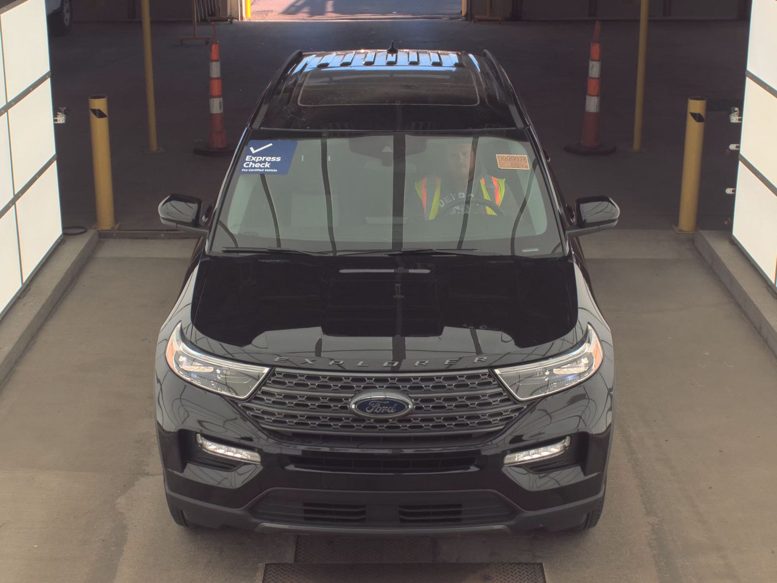FORD EXPLORER - 3