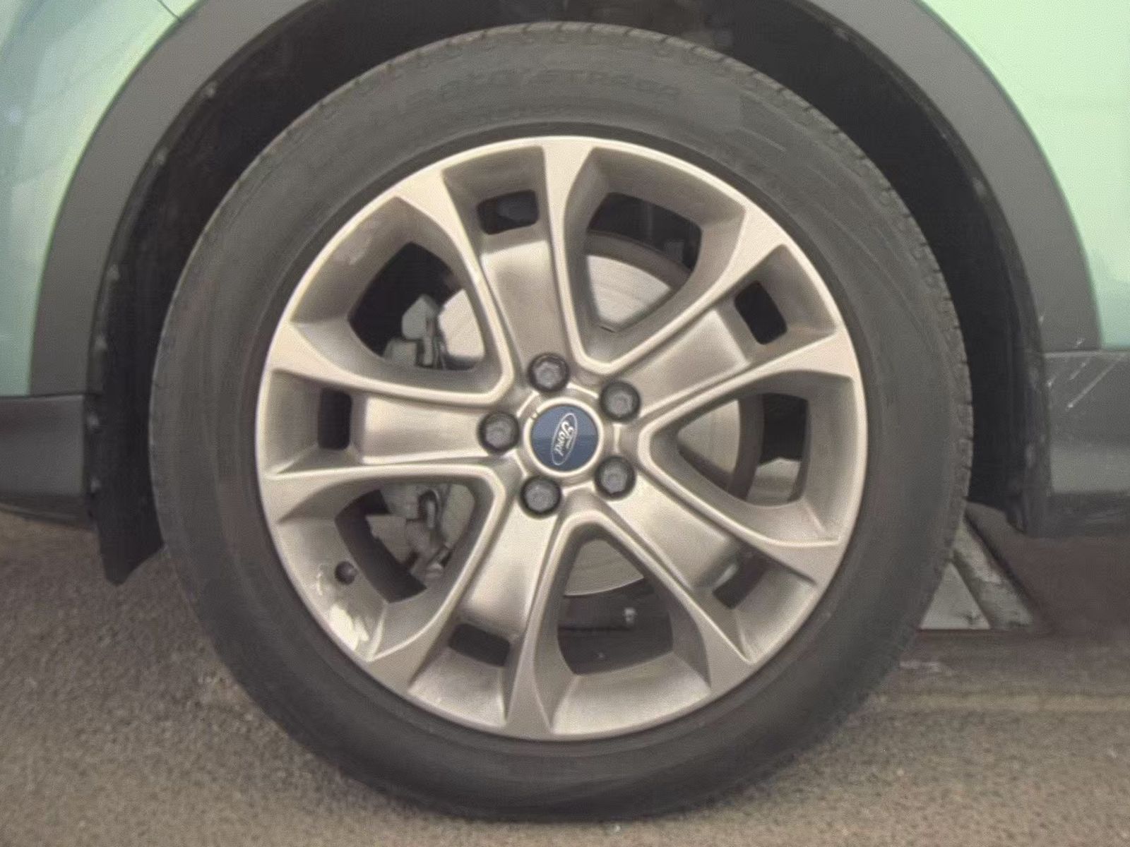 FORD ESCAPE - 9